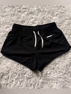 Vuori athletic shorts